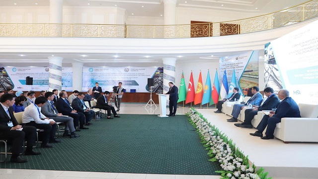 turk-devletlerinin-demiryolu-baglantisi-uluslararasi-forumu-ozbekistanda-yapi