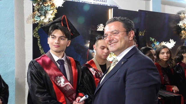 turkmenistan-da-turkmen-turk-kardesliginin-temsilcilerinin-mezuniyet-toreni-yapi
