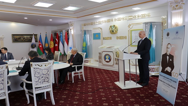 azerbaycanin-ulusal-lideri-haydar-aliyev-kazakistanda-aniliyor