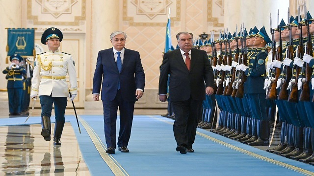 tacikistan-cumhurbaskani-rahman-kazakistan-cumhurbaskani-tokayev-ile-gorustu