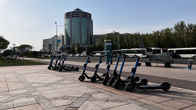 kazakistan-da-trafikte-elektrikli-skuter-kullanmak-isteyenlere-ehliyet-sarti-get