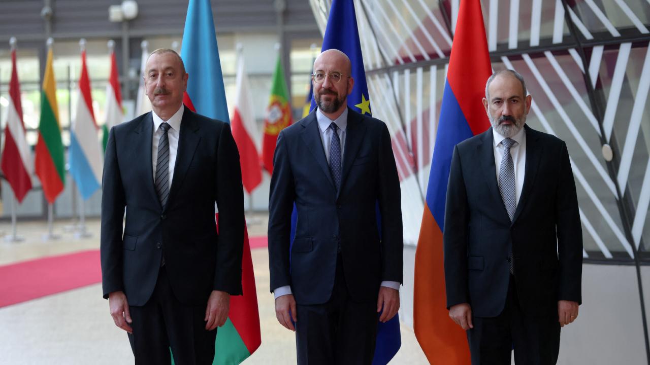 azerbaycan-aliyev-ve-pasinyanin-bruksel-gorusmesi-faydali-ve-sonuc-odakli-ol