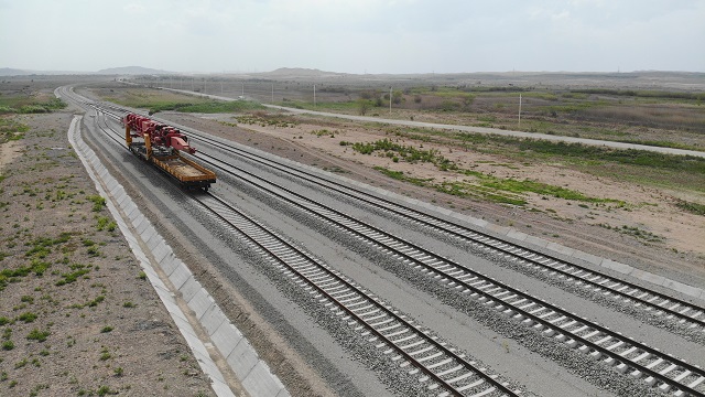 azerbaycan-zengezur-koridoruna-uzanan-demir-yolu-insaatinda-calismalari-yogunl