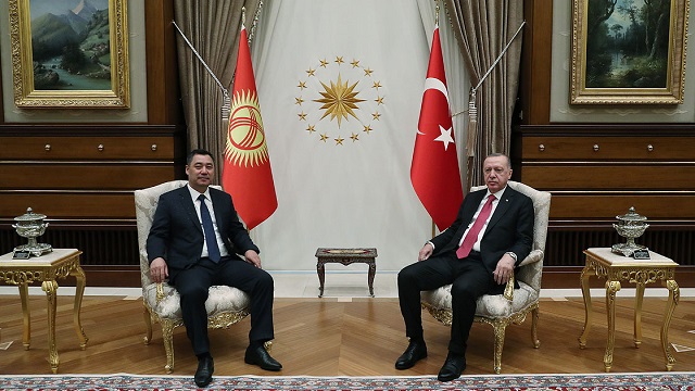 kirgizistan-cumhurbaskani-caparovdan-cumhurbaskani-erdogana-tebrik-telefonu