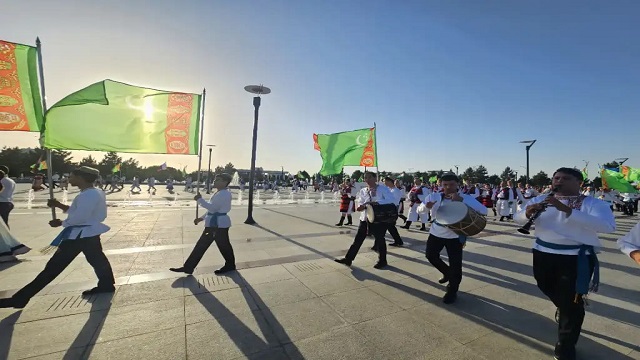 turkmenistanda-uluslararasi-dans-ve-folklor-festivali-basladi