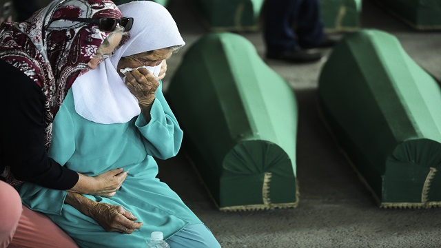 srebrenitsa-soykiriminin-yil-donumunde-defnedilecek-kurbanlarin-cenazeleri-gozya