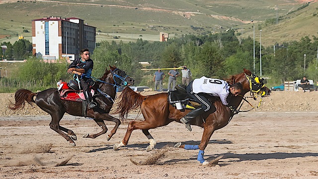 bayburtta-ata-sporu-cirit-gosterisi-yapildi