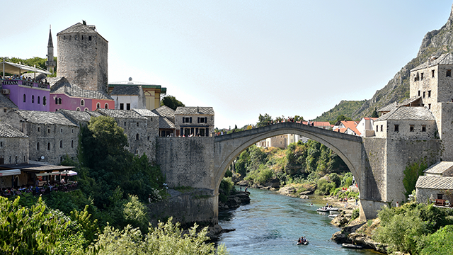 bosna-hersekteki-osmanli-mirasi-mostar-koprusunun-yeniden-acilmasinin-19uncu