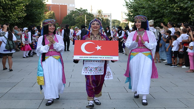 kosovanin-baskenti-pristinede-uluslararasi-dans-festivali-basladi