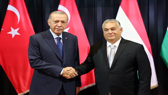 cumhurbaskani-erdogan-budapestede-macaristan-basbakani-orban-ile-gorustu