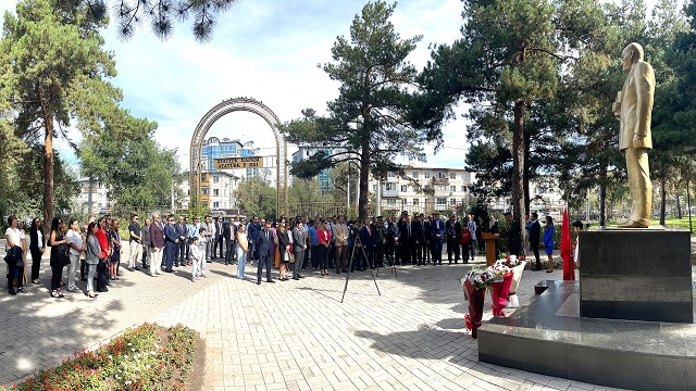 kirgizistanda-30-agustos-zafer-bayrami-dolayisiyla-toren-duzenlendi