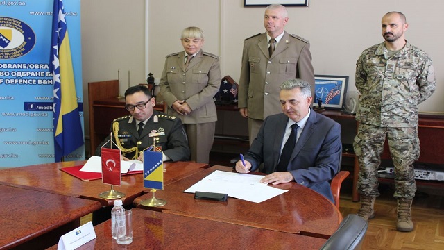 bosna-hersek-ile-turkiye-askeri-isbirligi-planini-imzaladi