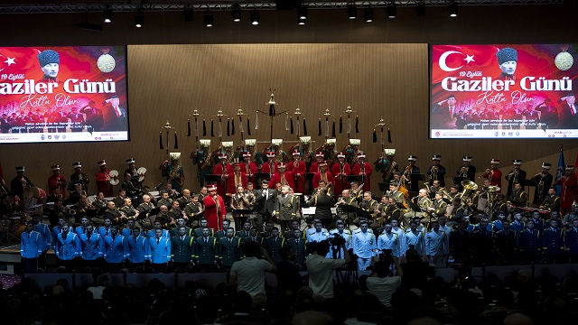 milli-savunma-bakani-guler-can-kardesimiz-azerbaycani-iki-devlet-tek-millet