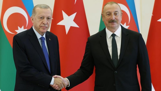 cumhurbaskani-erdogan-aliyev-ile-gorustu