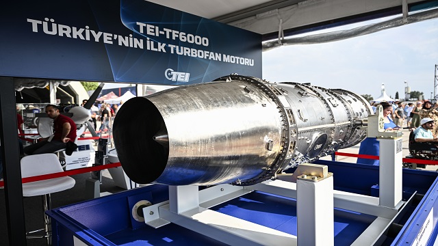 turkiyenin-milli-ucak-motoru-vitrine-cikti