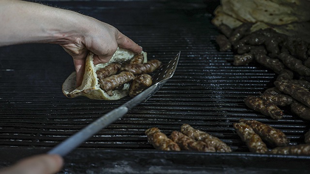 bosna-hersekin-geleneksel-koftesi-cevapi