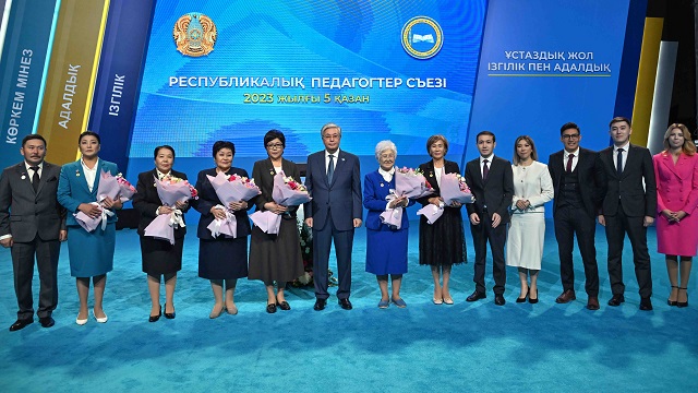 kazakistan-da-ogretmenler-kongresi-duzenlendi