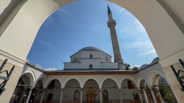 bosna-hersekteki-osmanli-eseri-hunkar-camisi-tarihe-isik-tutuyor