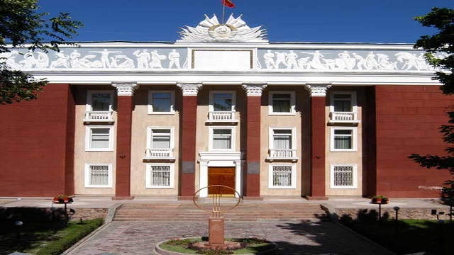 kirgizistan-anayasa-mahkemesi-baskani-oskonbayev-turkiye-cumhuriyetinin-100-y