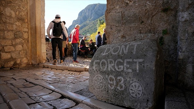 tarihi-mostar-koprusunun-yikilisinin-30-yilinda-anma-toreni-duzenlendi