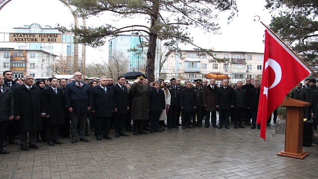 ulu-onder-mustafa-kemal-ataturk-vefatinin-85-yil-donumunde-kirgizistanda-anil