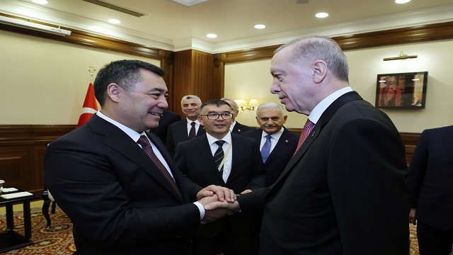 cumhurbaskani-erdogan-kirgizistan-cumhurbaskani-caparovun-dogum-gununu-kutladi