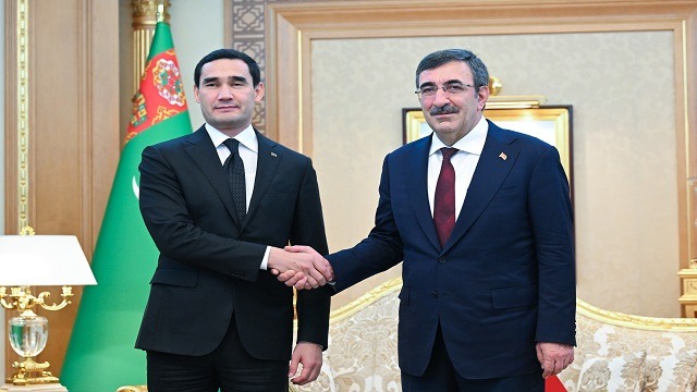 turkmenistan-devlet-baskani-berdimuhamedov-cumhurbaskani-yardimcisi-yilmazi-ka