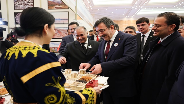 turkmenistanda-turk-ihrac-urunleri-fuari-basladi