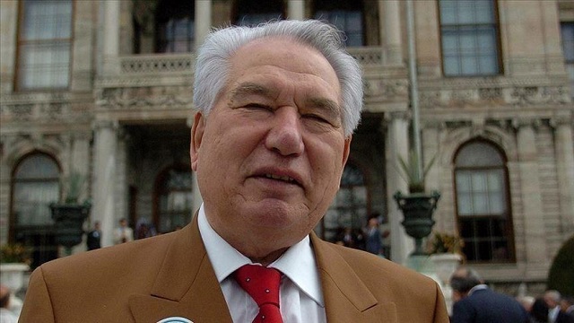 dunyaca-unlu-kirgiz-yazar-diplomat-ve-devlet-adami-cengiz-aytmatov-dogumunun-9