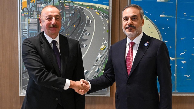 azerbaycan-cumhurbaskani-aliyev-disisleri-bakani-fidani-kabul-etti