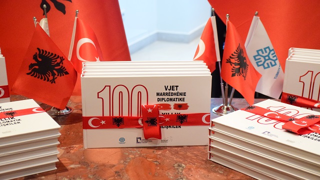 tiranda-turkiye-arnavutluk-100-yillik-diplomatik-iliskiler-kitabi-tanitildi