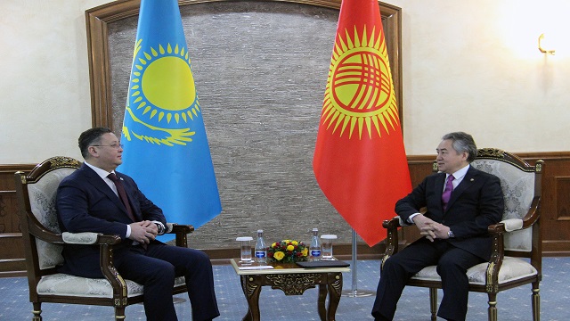 kirgizistan-ve-kazakistan-disisleri-bakanlari-biskekte-bir-araya-geldi