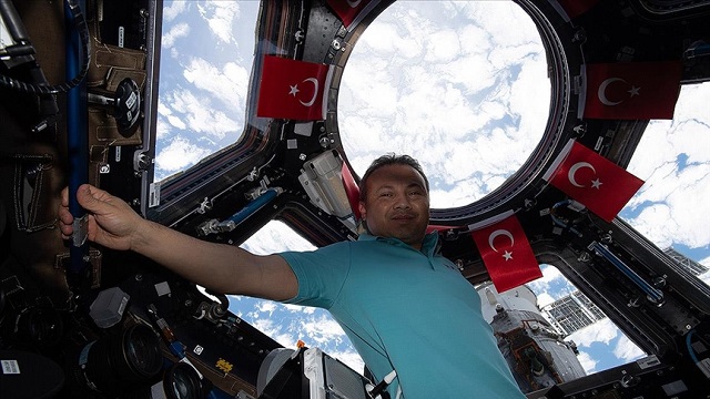 turkiyenin-ilk-astronotu-gezeravcinin-da-bulundugu-dragonun-donusu-6-subata