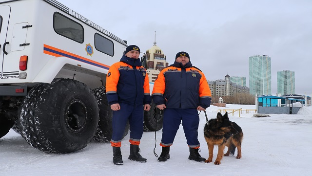 asrin-felaketi-sonrasi-deprem-bolgesine-giden-kazak-kurtarma-ekibi-uyeleri-yas