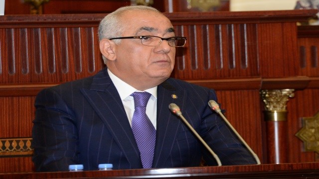 azerbaycanda-ali-asadov-yeniden-basbakan-olarak-atandi