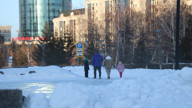 kazakistan-da-okullar-dondurucu-soguklar-nedeniyle-uzaktan-egitime-gecti