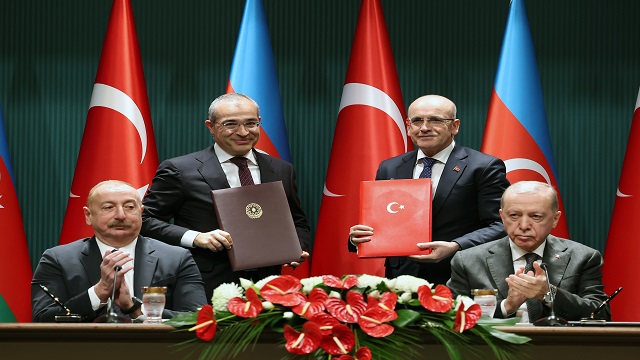 turkiye-ile-azerbaycan-arasinda-3-anlasma-imzalandi