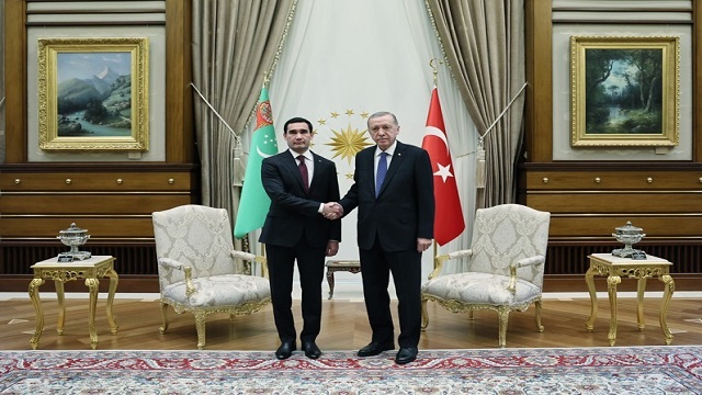 cumhurbaskani-erdogan-a-turkmenistanin-onursal-yaslisi-unvani-verildi