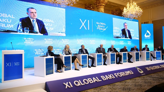 11-kuresel-baku-forumunda-savas-ve-baris-uzerine-reelpolitigin-donusu-panel