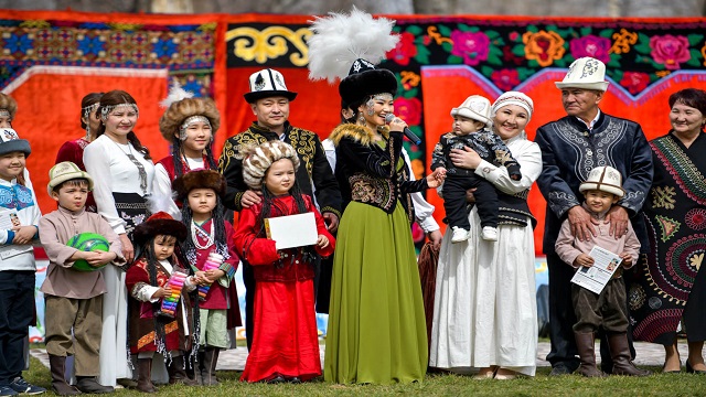 kirgizistanda-baharin-gelisini-simgeleyen-nevruz-bayrami-kutlaniyor