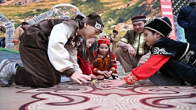 kazakistanda-nevruz-bayrami-kutlamalari-8inci-gununde-de-suruyor