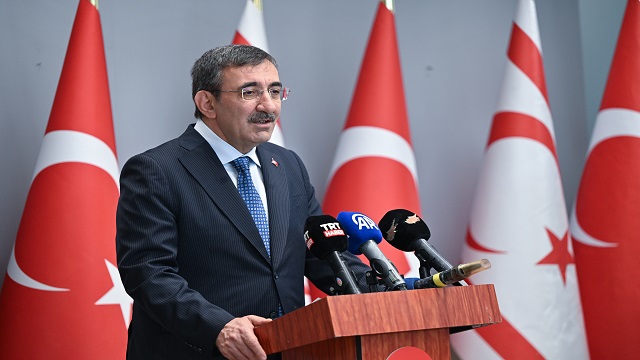 cumhurbaskani-yardimcisi-yilmaz-kktcde-gazetecilere-aciklamalarda-bulundu