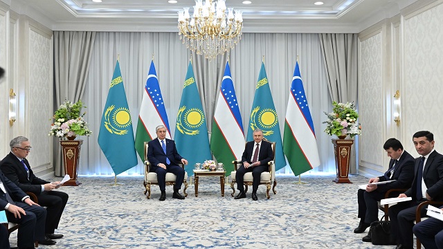 kazakistan-ve-ozbekistan-liderleri-tarihi-hive-sehrinde-bir-araya-geldi