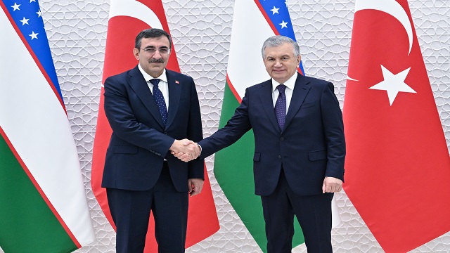 ozbekistan-cumhurbaskani-mirziyoyev-cumhurbaskani-yardimcisi-yilmazi-kabul-ett