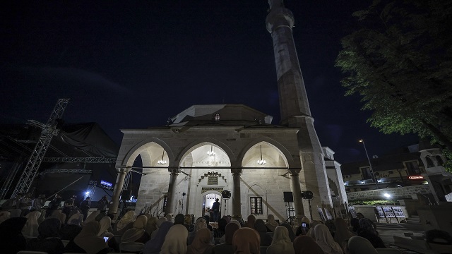 bosna-hersekte-turkiyenin-destegiyle-yeniden-yapilan-arnaudiye-camiinde-progr