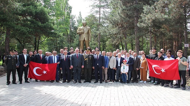 kirgizistanda-19-mayis-ataturku-anma-genclik-ve-spor-bayrami-kutlandi