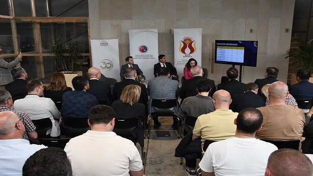 prizren-de-kosova-da-turk-yatirimlari-ve-isbirligi-olanaklari-paneli-duzenlend