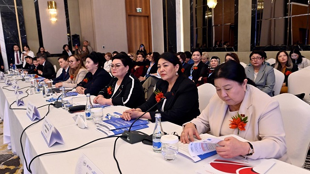 kirgizistanda-orta-asya-ulkeleri-kadin-liderleri-diyalogu-bolgesel-forumu-duzen