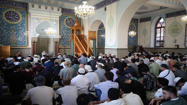 gurcistanda-kurban-bayrami-namazi-kilindi