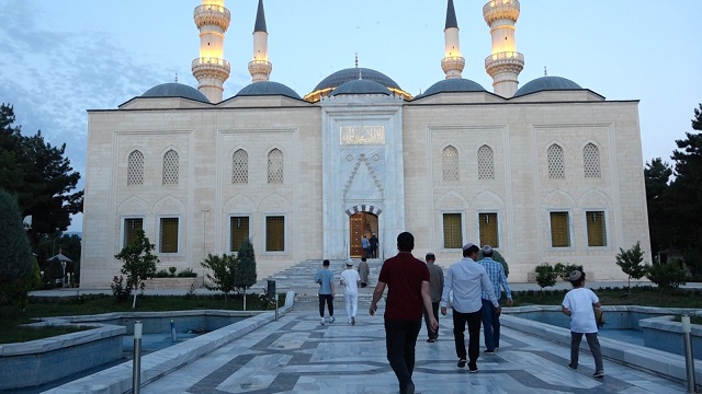 kurban-bayrami-turkmenistan-da-birlik-ve-beraberlik-icinde-kutlandi